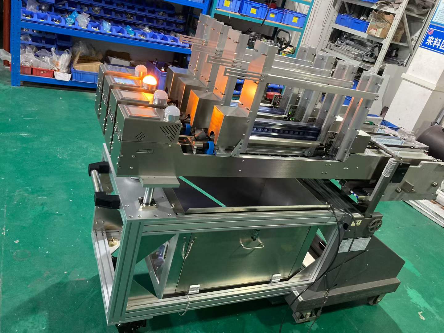 Linear component feeder test setup in a production workshop