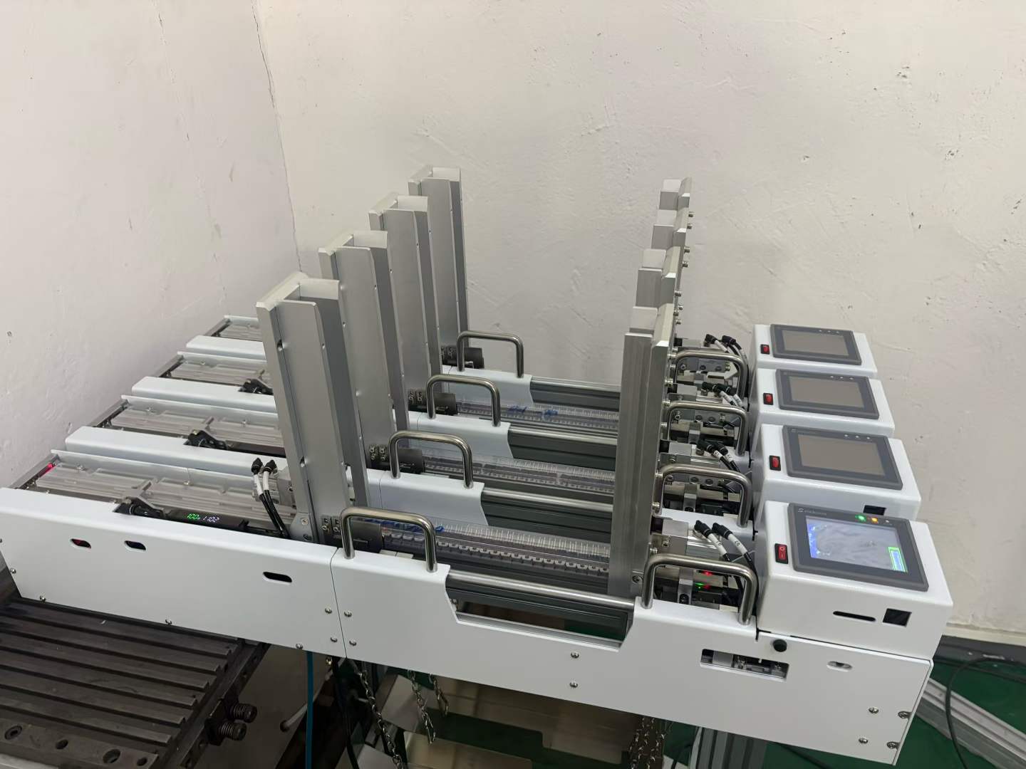 Tube feeder systems for electronic components