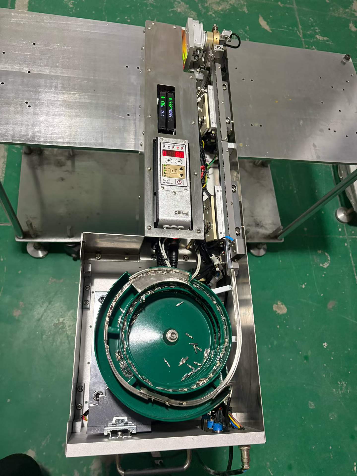 Single vibratory bowl feeder viewed from above