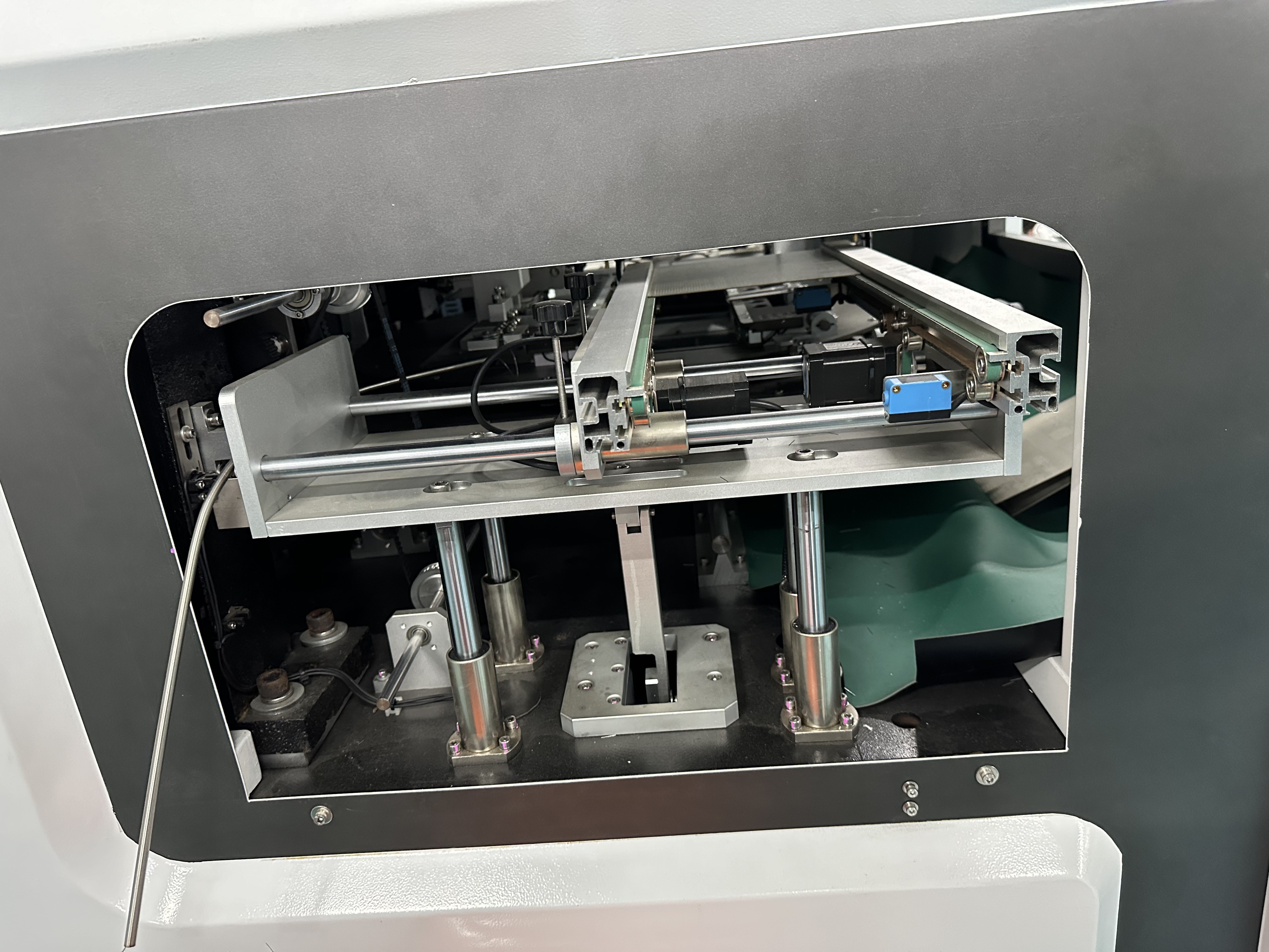 S4020 axial insertion machine internal mechanism